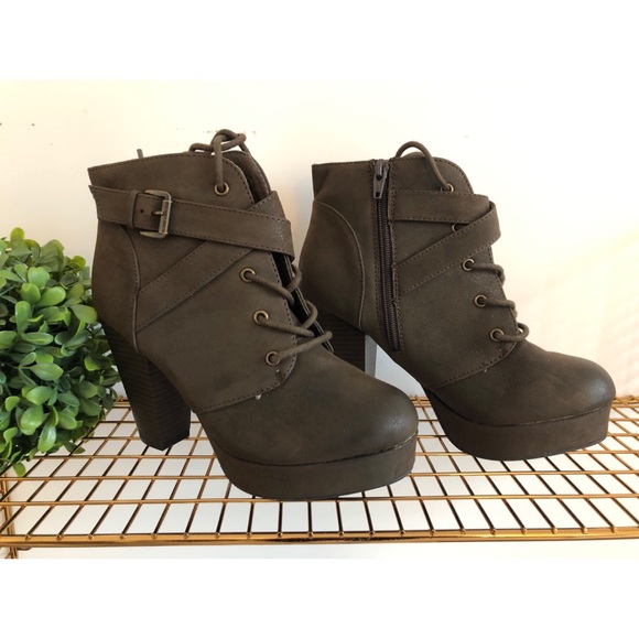 Guess-Brown bootie - Picture 4 of 6